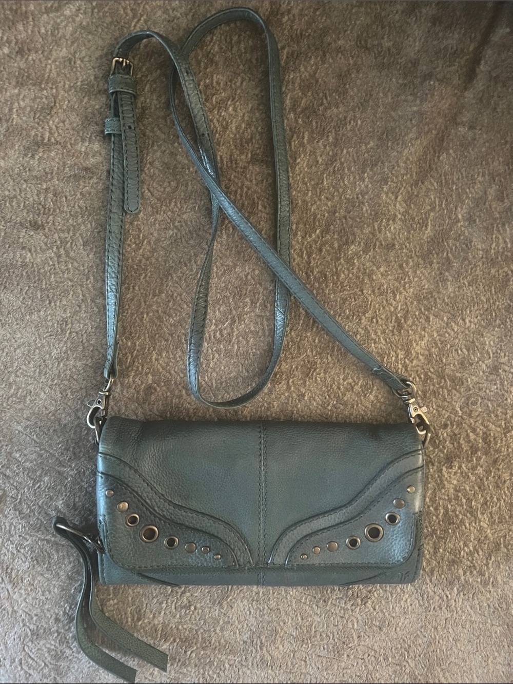 FRYE AND CO. Teal Leather Stud-Accent Crossbody Wallet